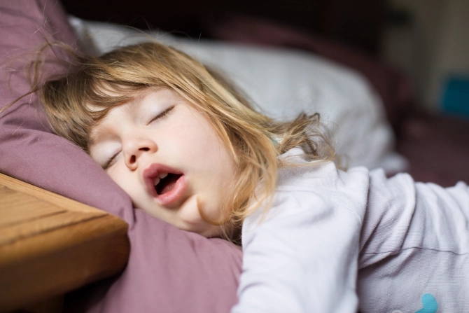 5 cách rèn trẻ ngủ đúng giờ